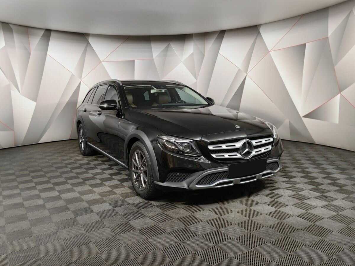Mercedes-Benz E-Класс 2018 года с пробегом. Фото: #2