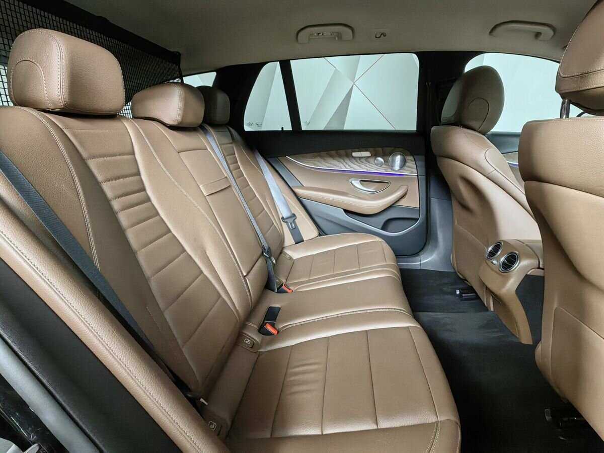 Mercedes-Benz E-Класс 2018 года с пробегом. Фото: #11