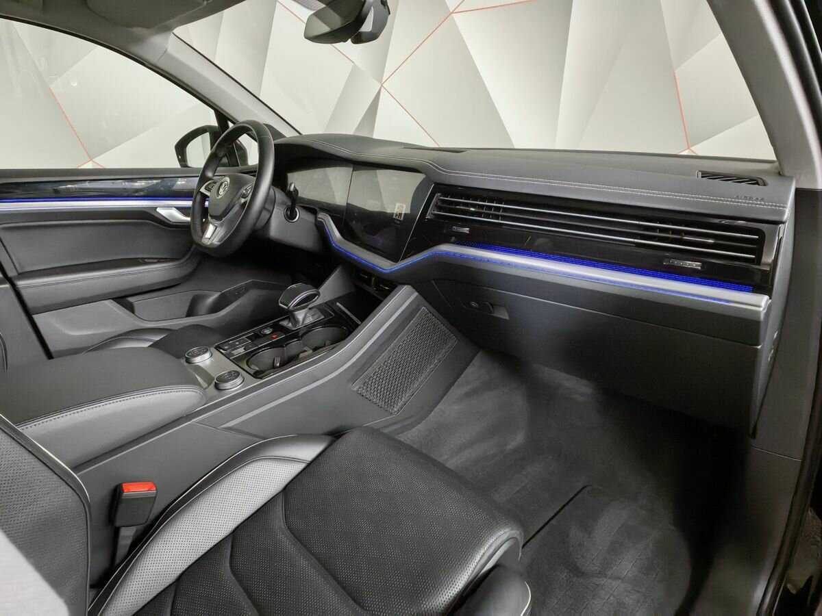 Volkswagen Touareg 2019 года с пробегом. Фото: #8