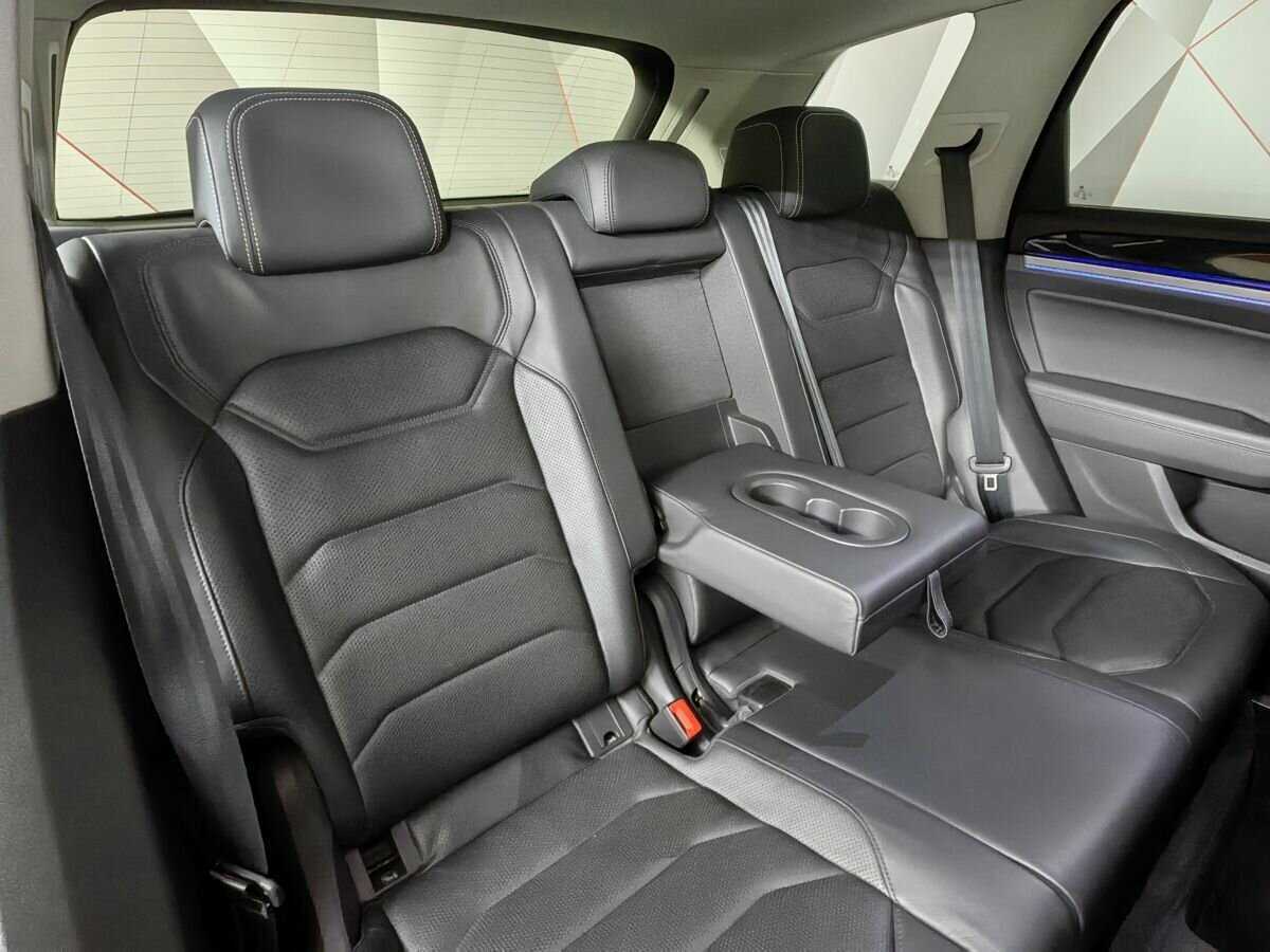 Volkswagen Touareg 2019 года с пробегом. Фото: #12