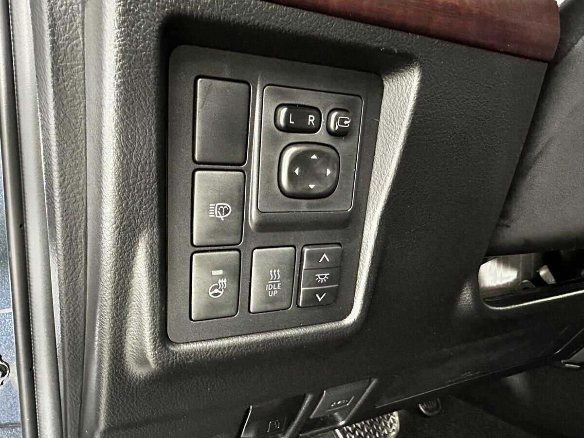 Toyota Land Cruiser Prado 2017 года с пробегом. Фото: #15