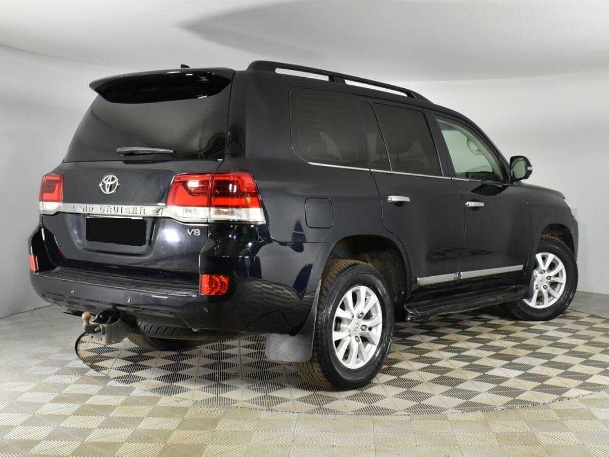 Toyota Land Cruiser 2017 года с пробегом. Фото: #1