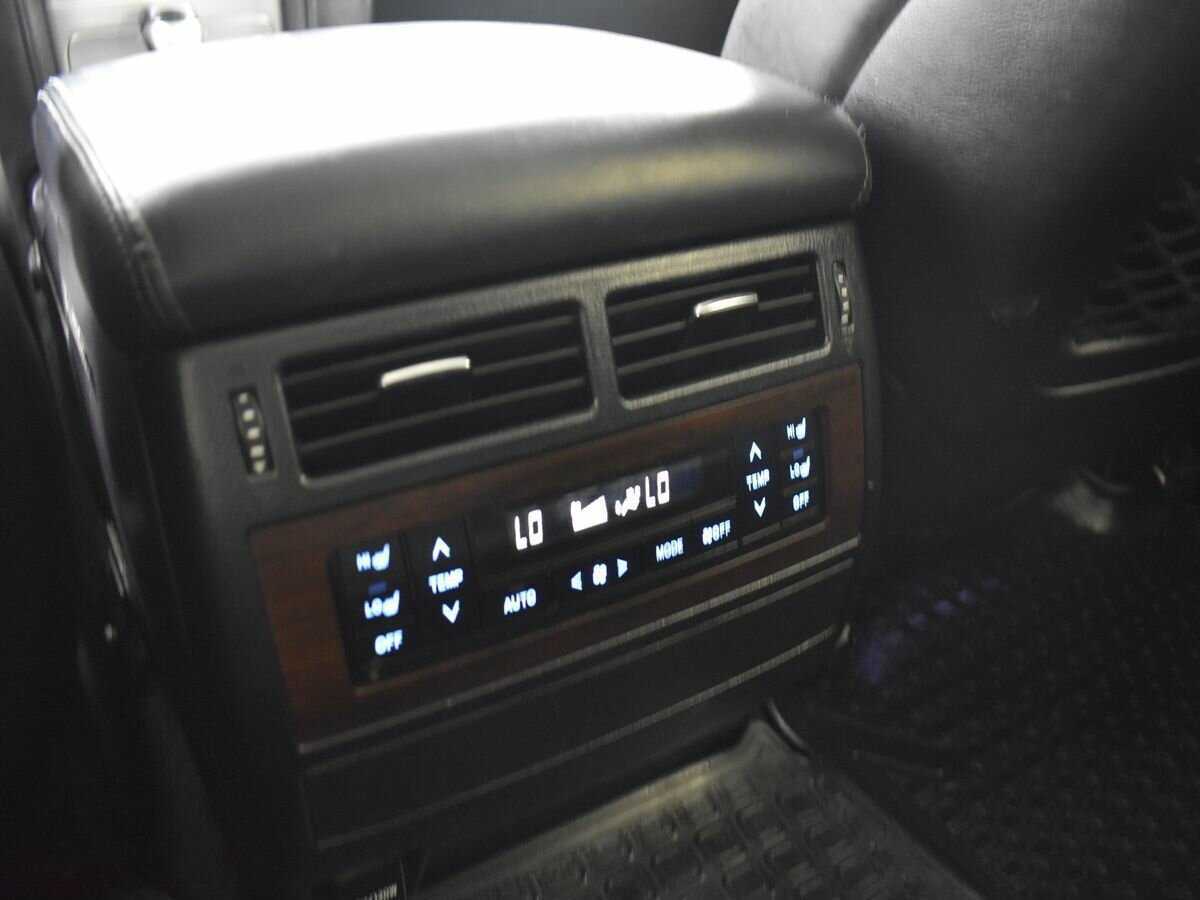 Toyota Land Cruiser 2017 года с пробегом. Фото: #17