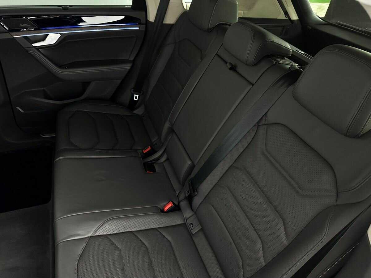 Volkswagen Touareg 2020 года с пробегом. Фото: #13