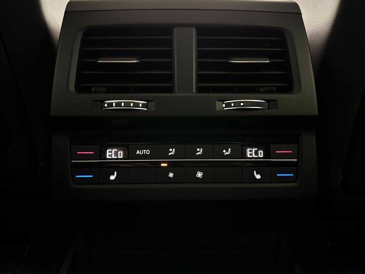 Volkswagen Touareg 2020 года с пробегом. Фото: #16