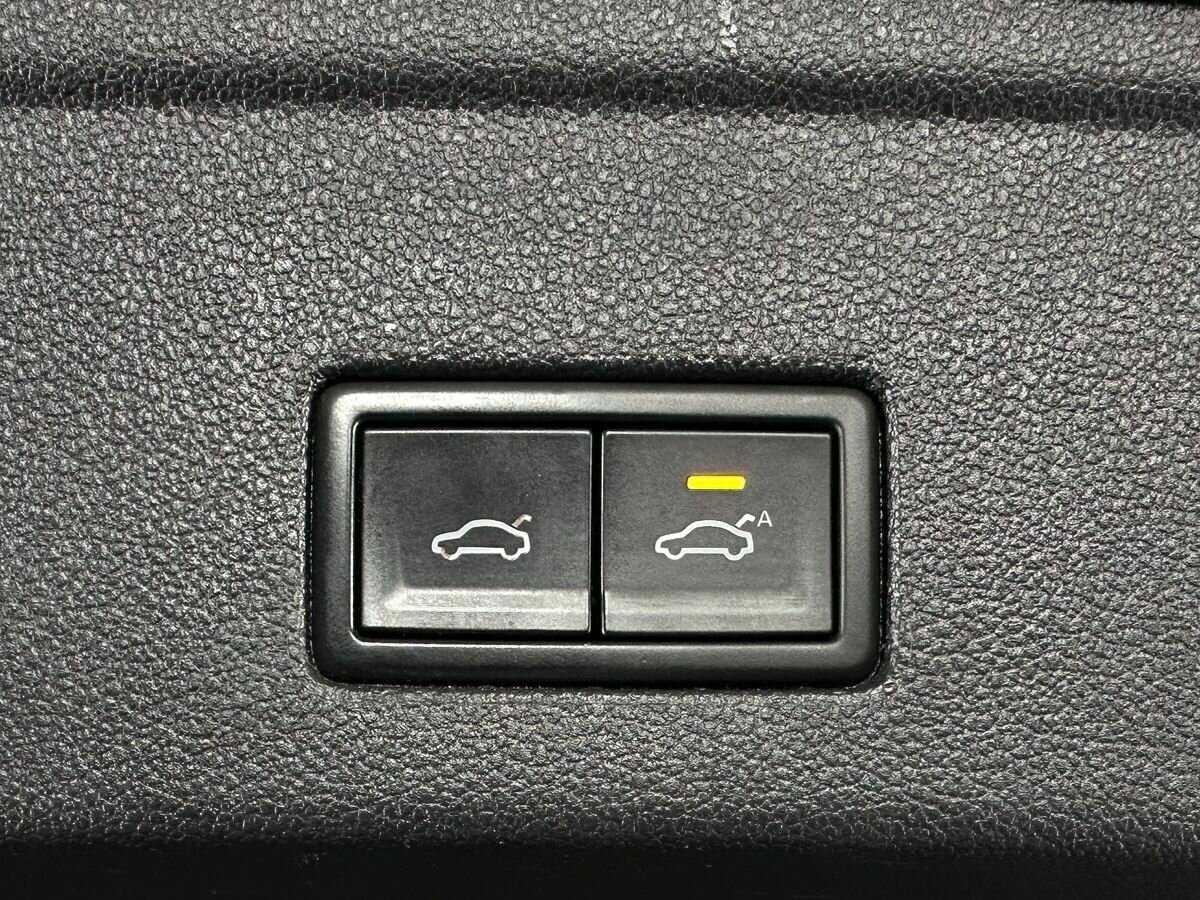 Volkswagen Touareg 2020 года с пробегом. Фото: #17