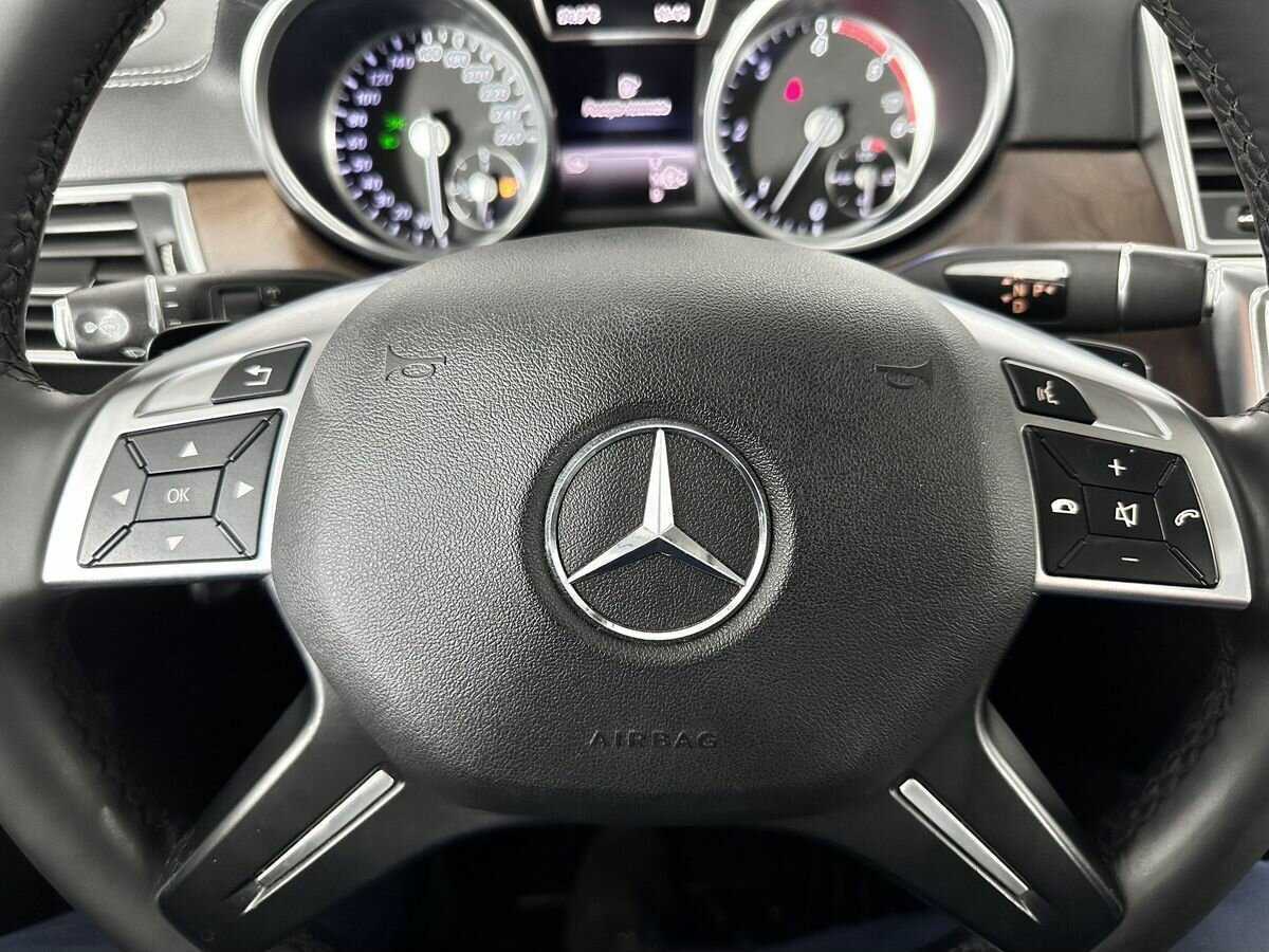 Mercedes-Benz GL-Класс 2015 года с пробегом. Фото: #11