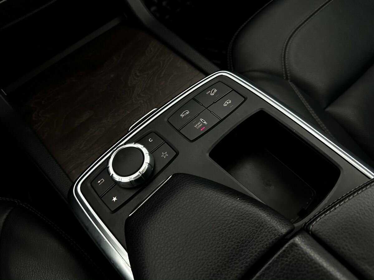 Mercedes-Benz GL-Класс 2015 года с пробегом. Фото: #15