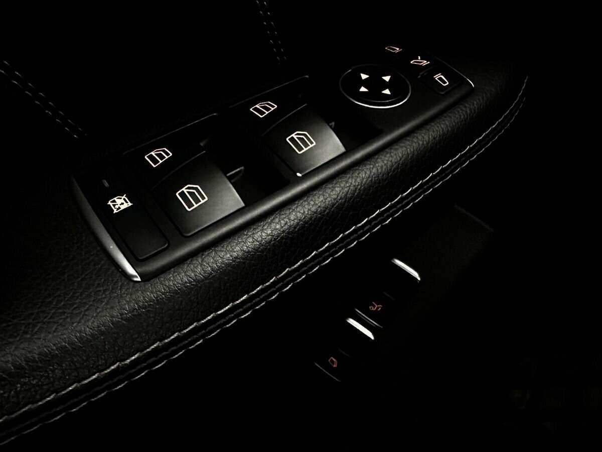 Mercedes-Benz GL-Класс 2015 года с пробегом. Фото: #17