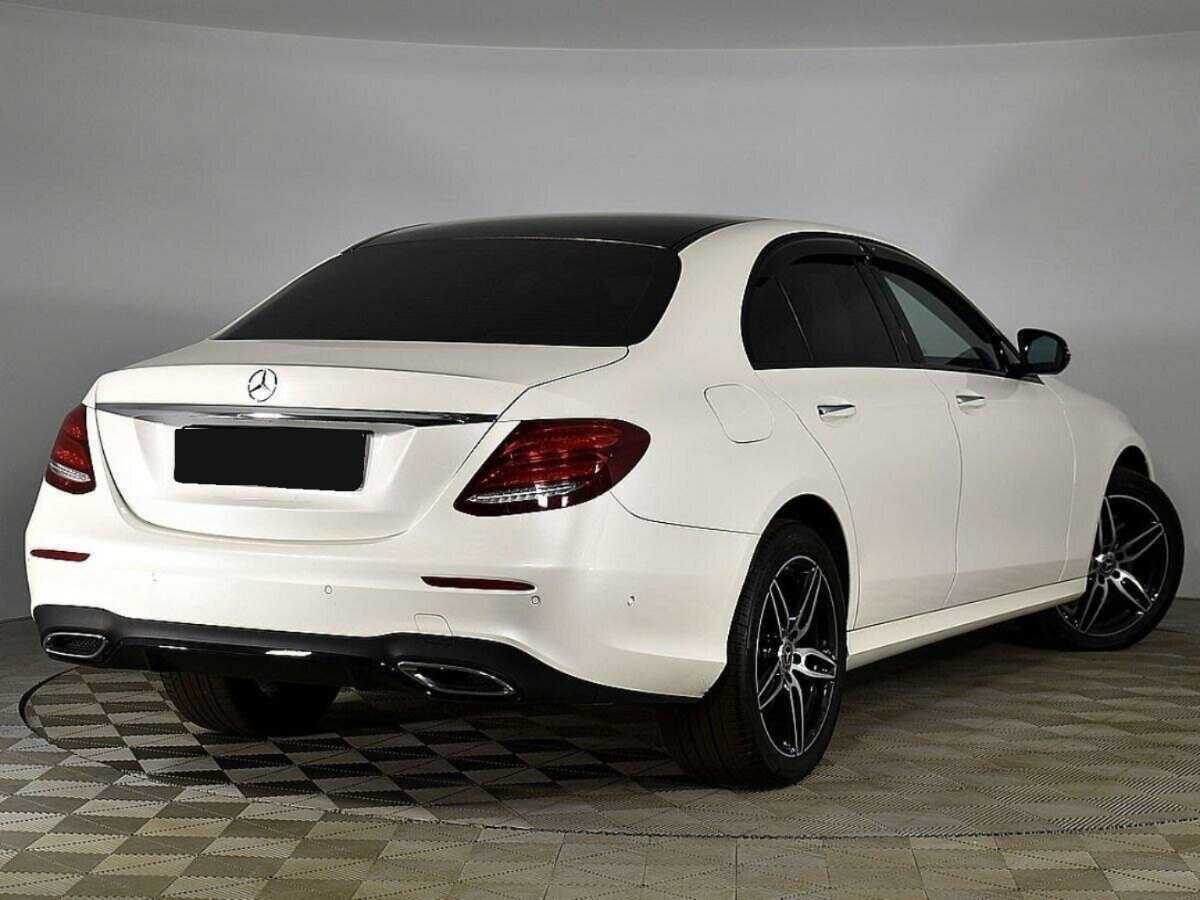 Mercedes-Benz E-Класс 2018 года с пробегом. Фото: #1