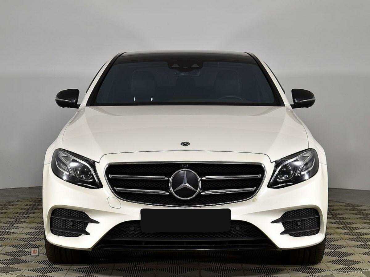 Mercedes-Benz E-Класс 2018 года с пробегом. Фото: #2