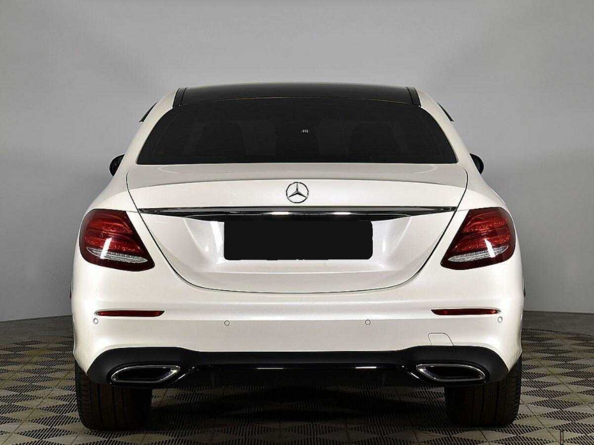 Mercedes-Benz E-Класс 2018 года с пробегом. Фото: #3