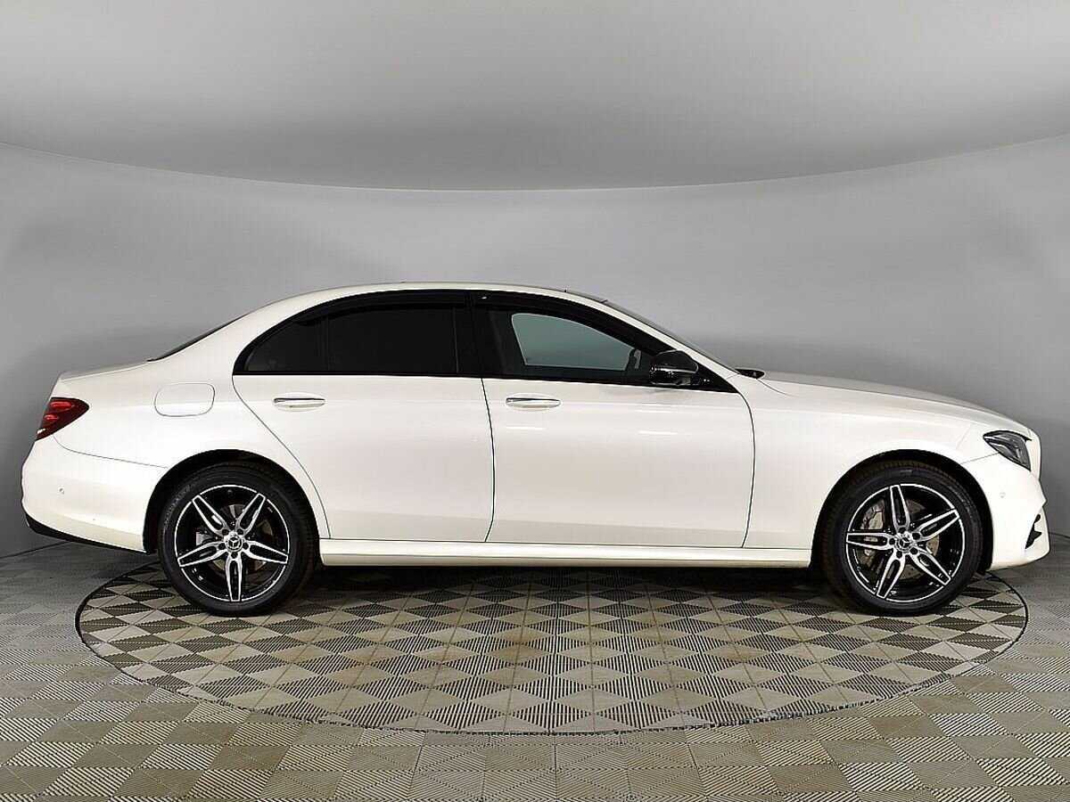 Mercedes-Benz E-Класс 2018 года с пробегом. Фото: #4