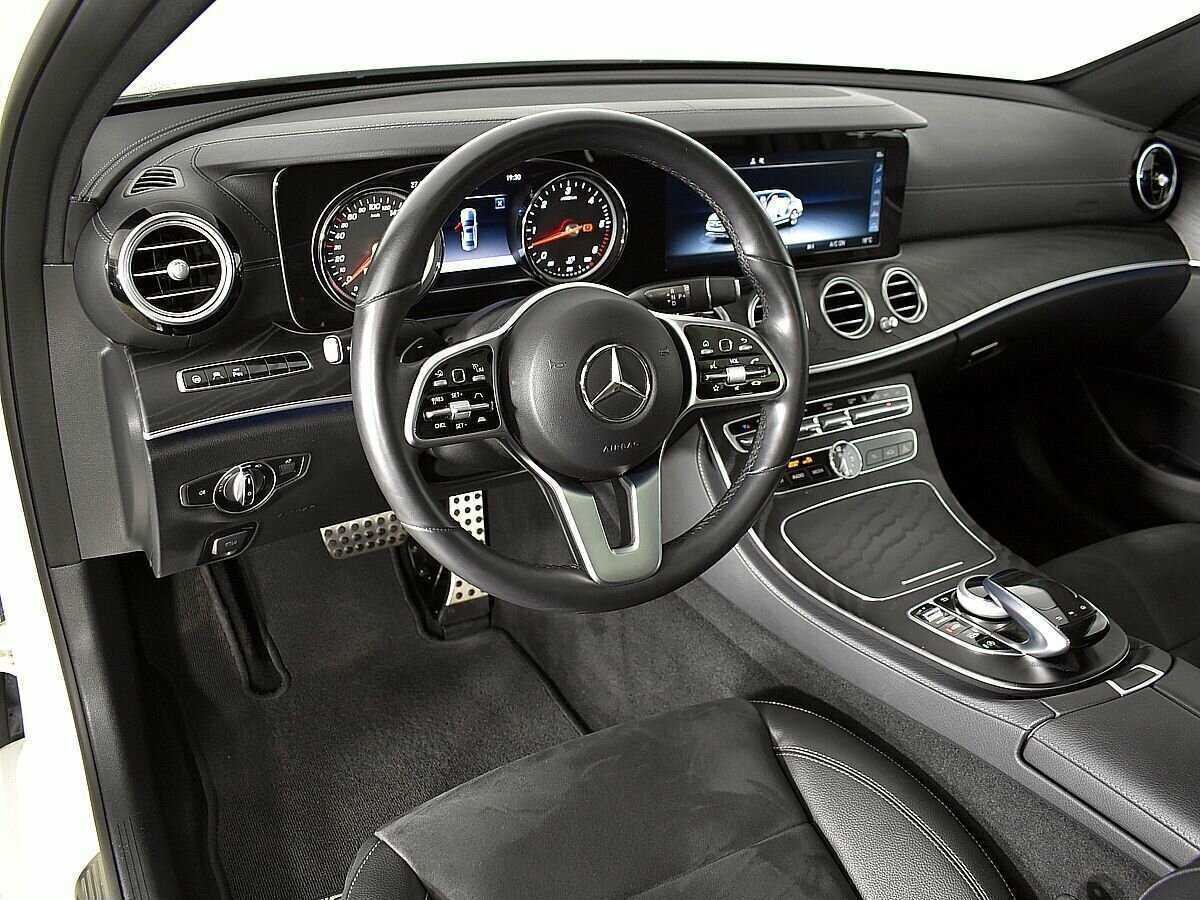 Mercedes-Benz E-Класс 2018 года с пробегом. Фото: #6