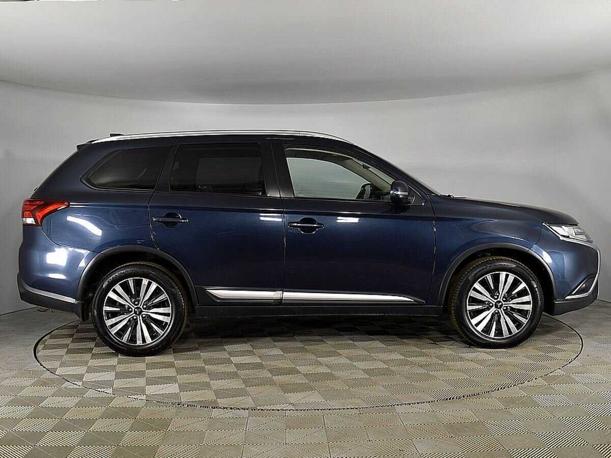 Mitsubishi Outlander 2018 года с пробегом. Фото: #4
