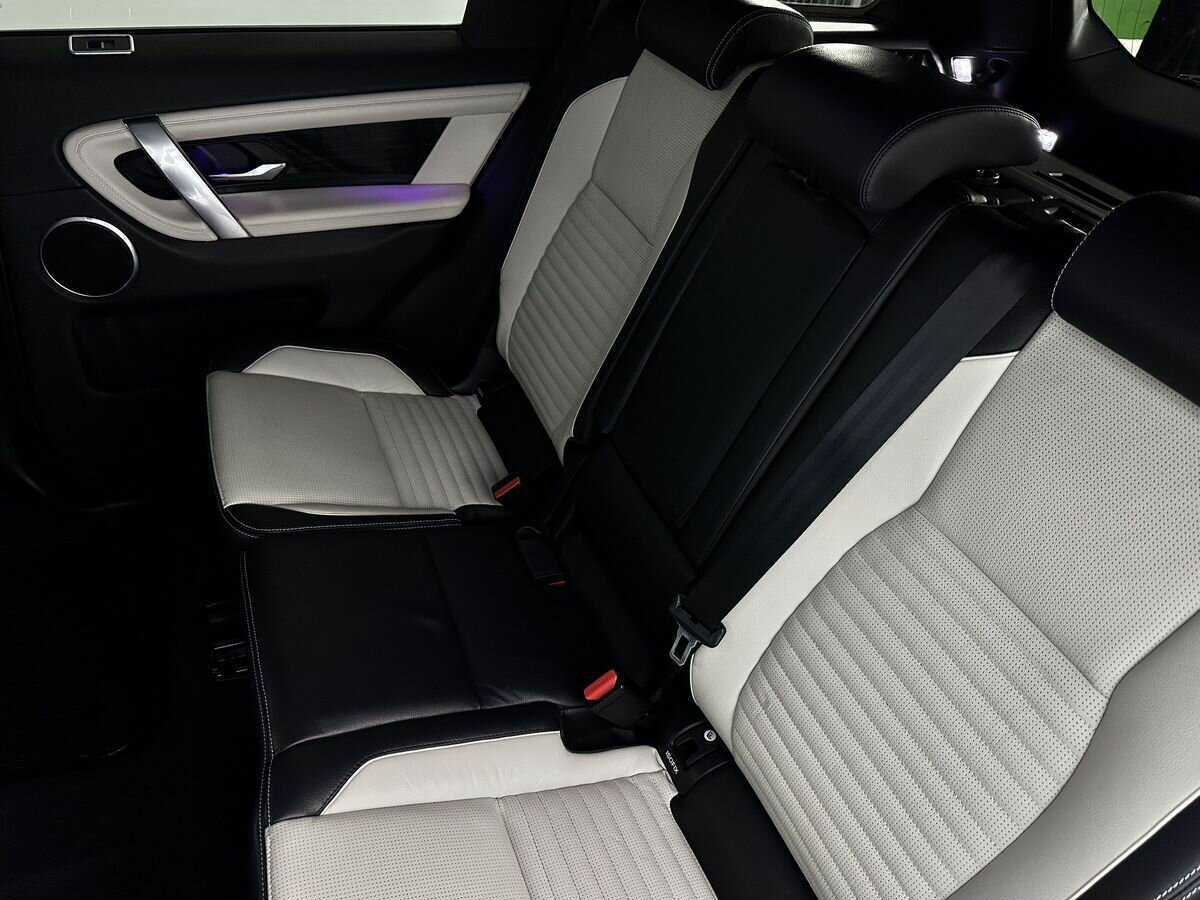 Land Rover Discovery Sport 2020 года с пробегом. Фото: #8