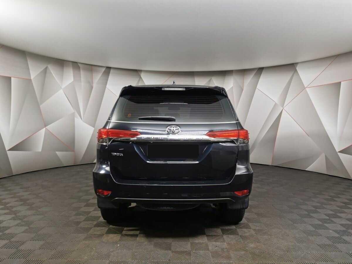 Toyota Fortuner 2019 года с пробегом. Фото: #7