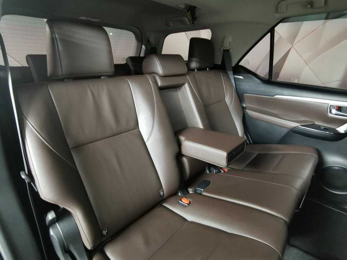 Toyota Fortuner 2019 года с пробегом. Фото: #12