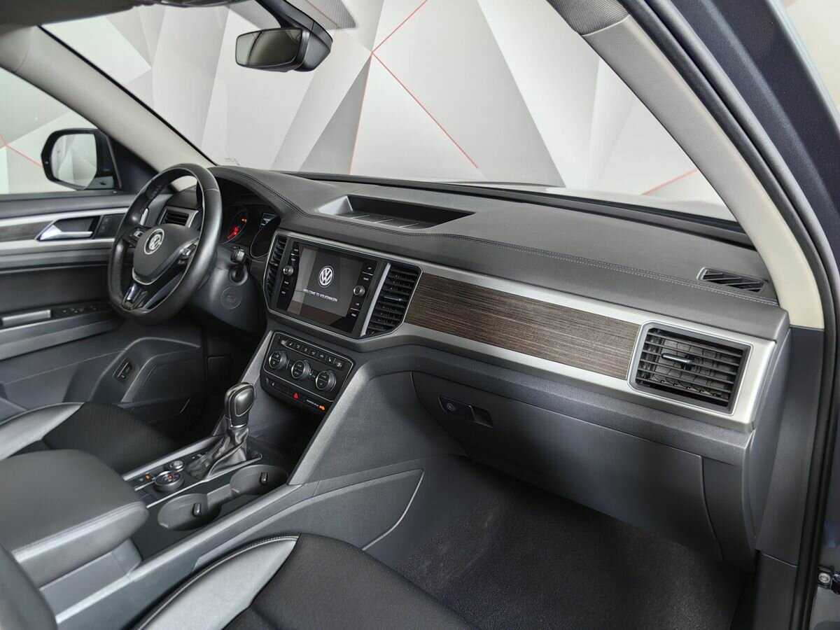 Volkswagen Teramont 2019 года с пробегом. Фото: #8