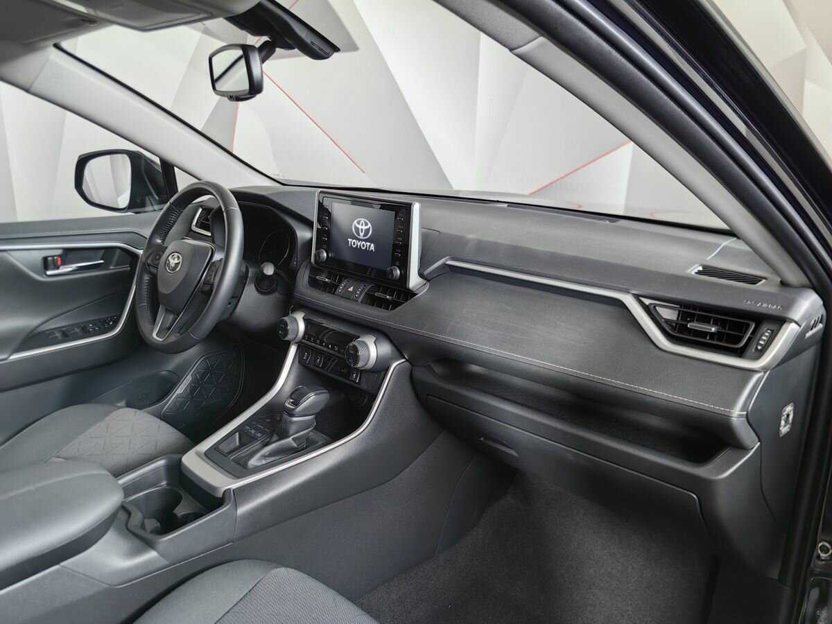 Toyota RAV4 2021 года с пробегом. Фото: #8