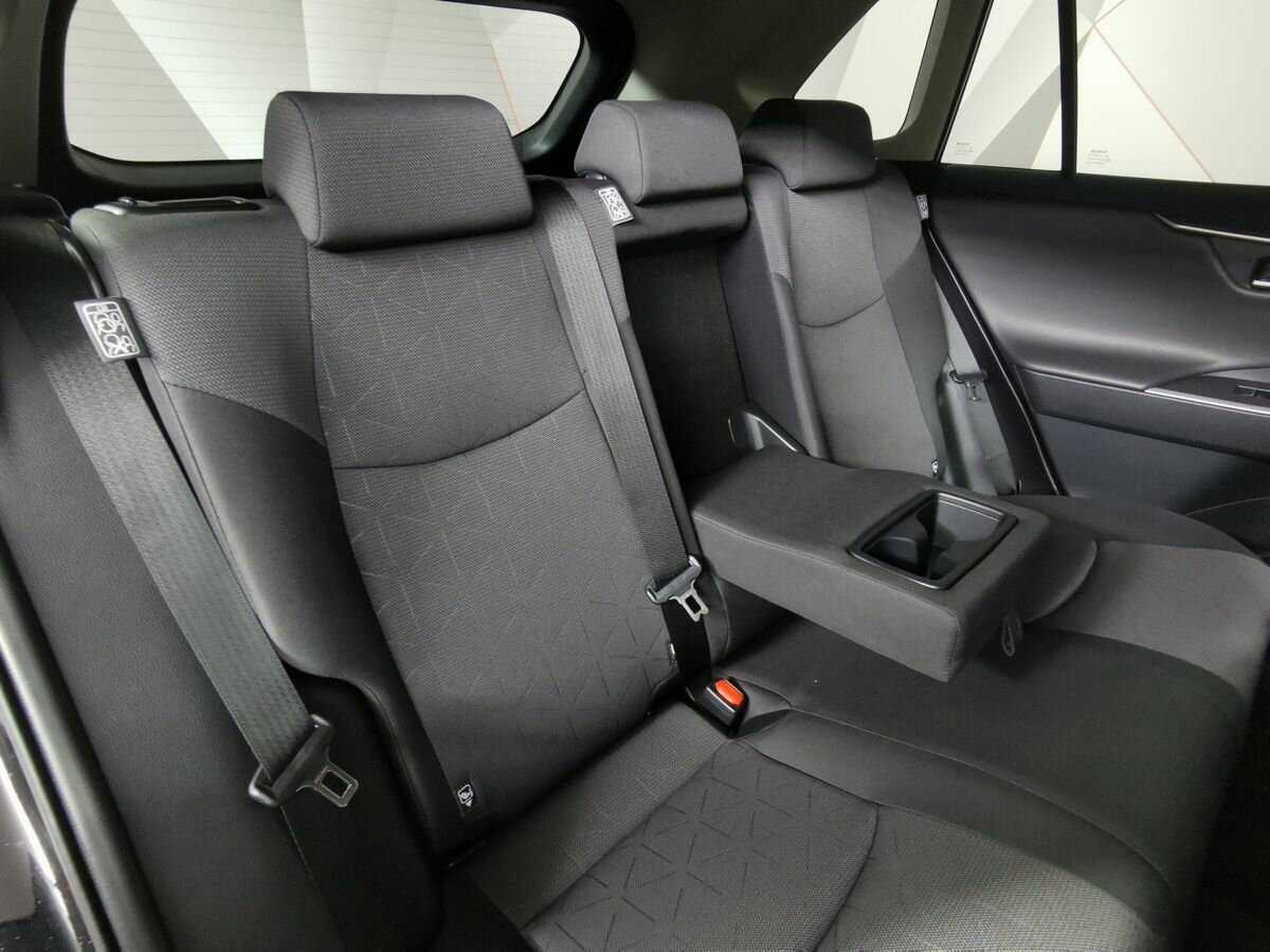 Toyota RAV4 2021 года с пробегом. Фото: #12