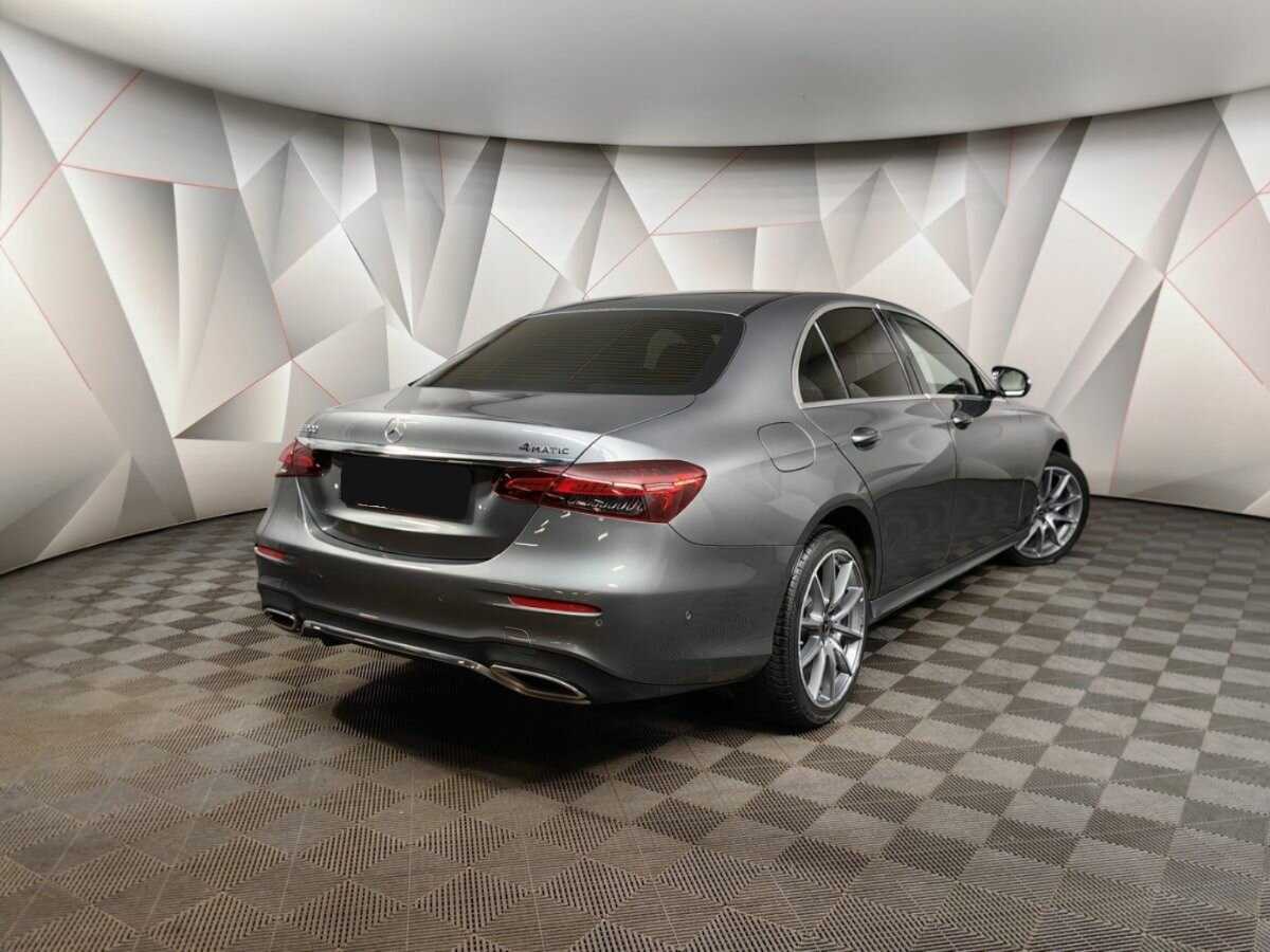 Mercedes-Benz E-Класс 2021 года с пробегом. Фото: #1