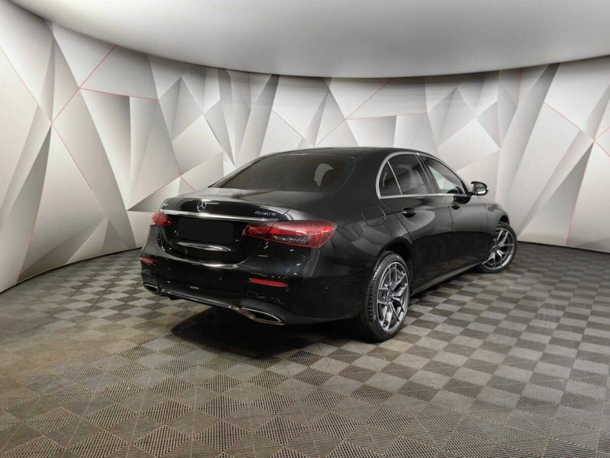 Mercedes-Benz E-Класс 2020 года с пробегом. Фото: #1