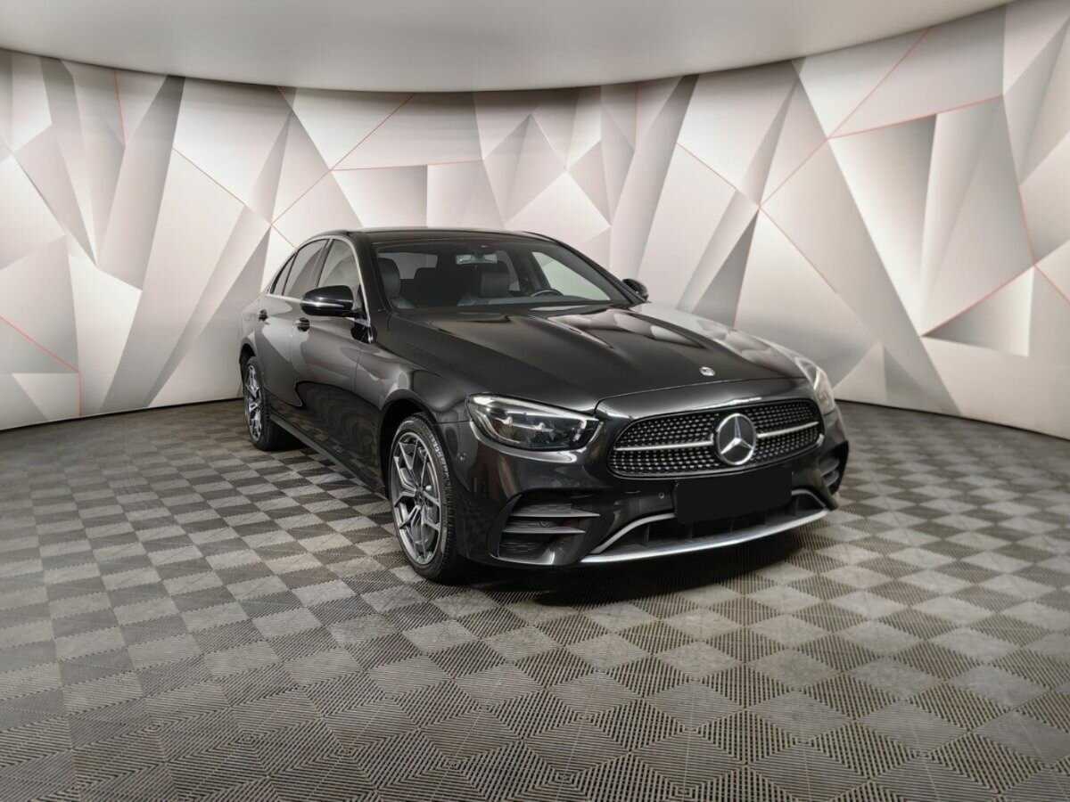 Mercedes-Benz E-Класс 2020 года с пробегом. Фото: #2