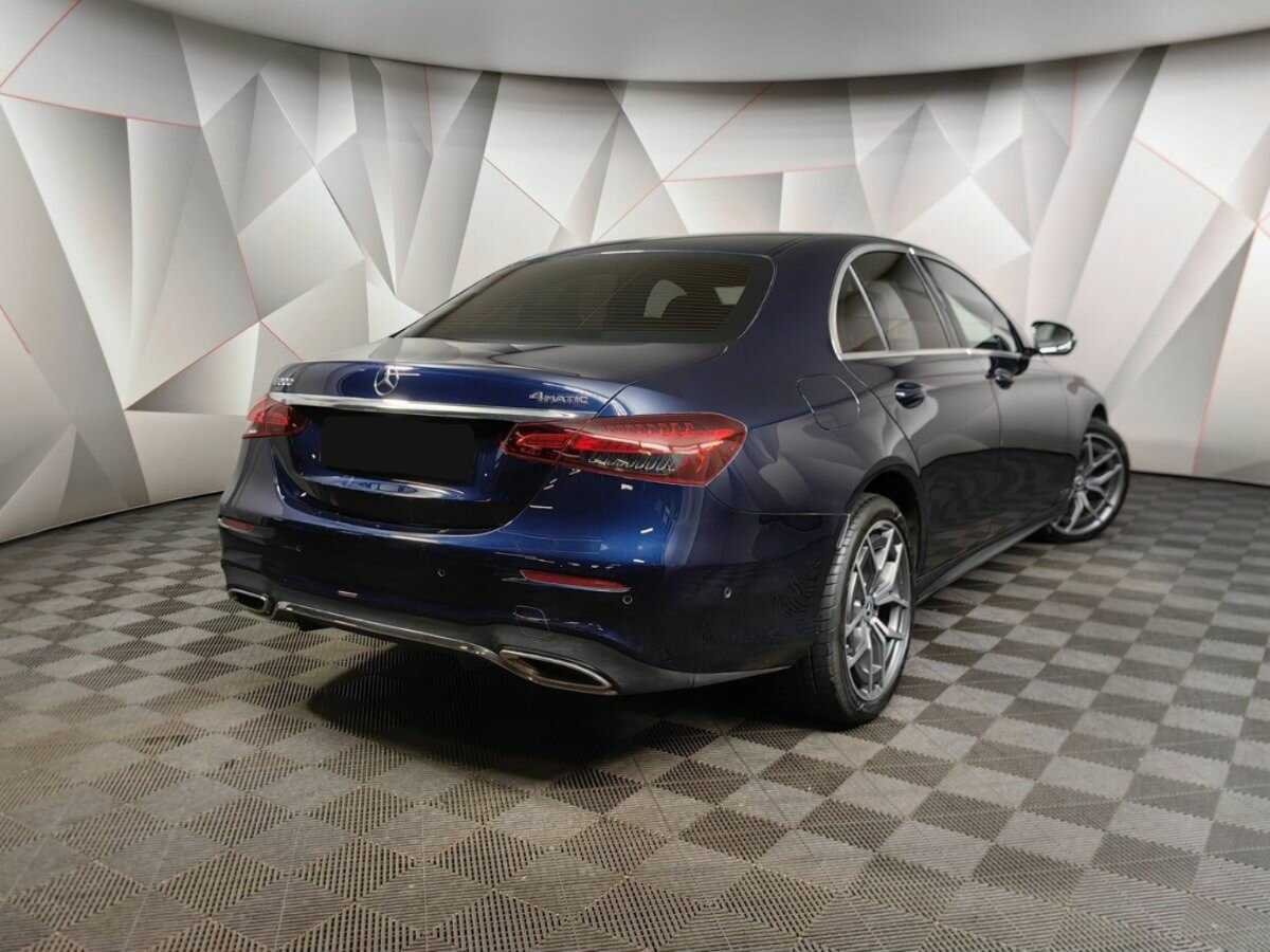 Mercedes-Benz E-Класс 2020 года с пробегом. Фото: #1