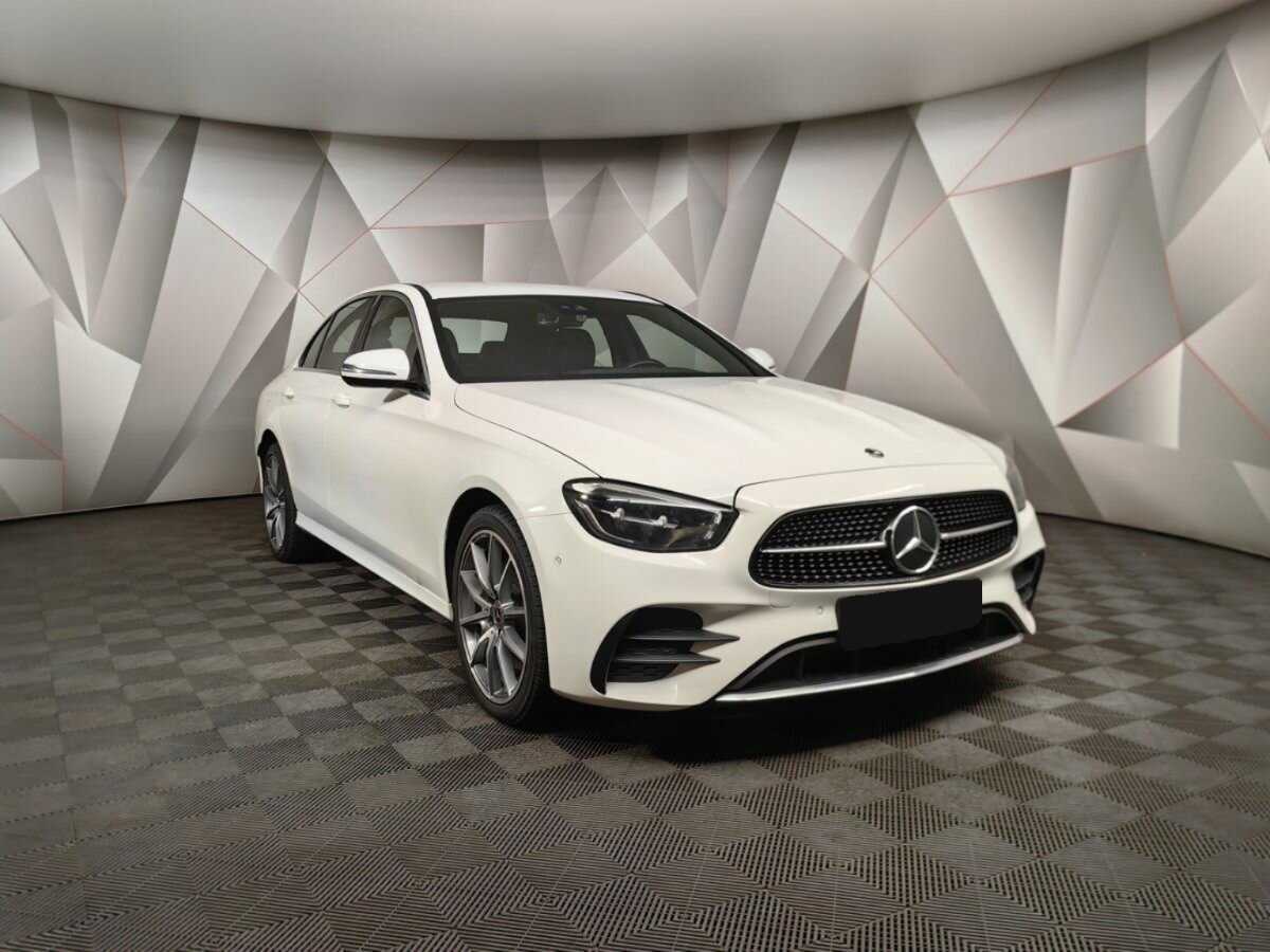 Mercedes-Benz E-Класс 2022 года с пробегом. Фото: #2