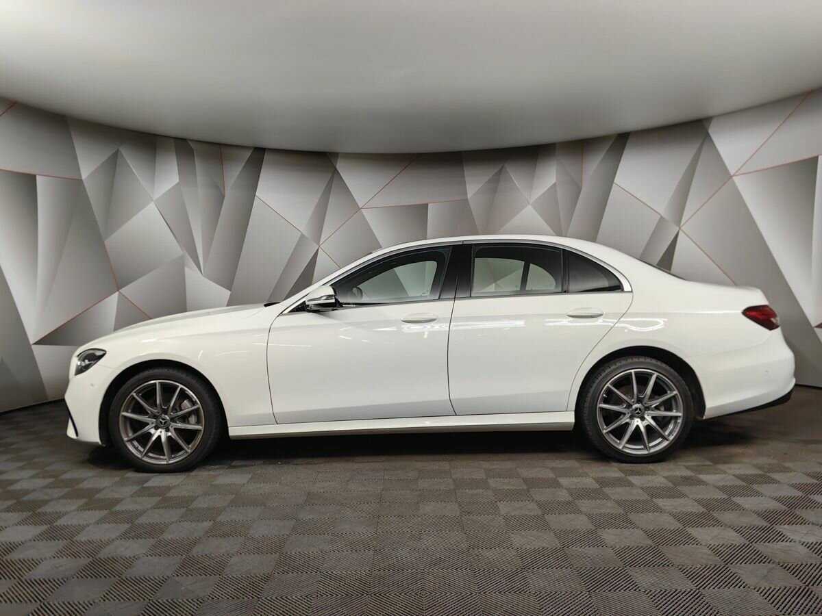 Mercedes-Benz E-Класс 2022 года с пробегом. Фото: #4