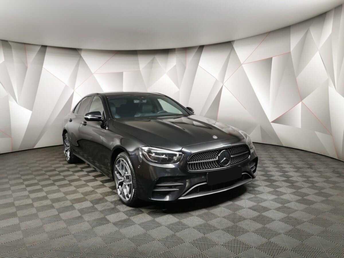 Mercedes-Benz E-Класс 2020 года с пробегом. Фото: #1
