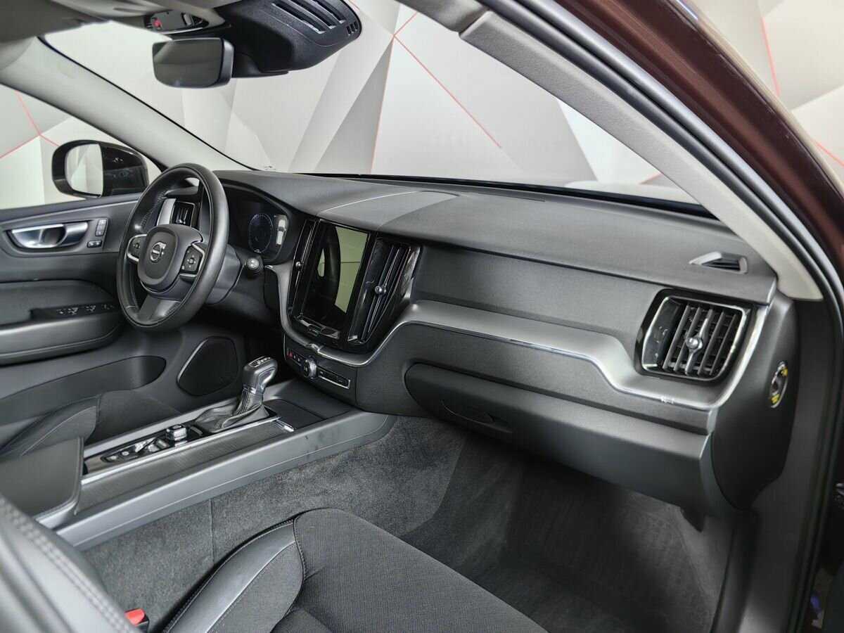 Volvo XC60 2021 года с пробегом. Фото: #8