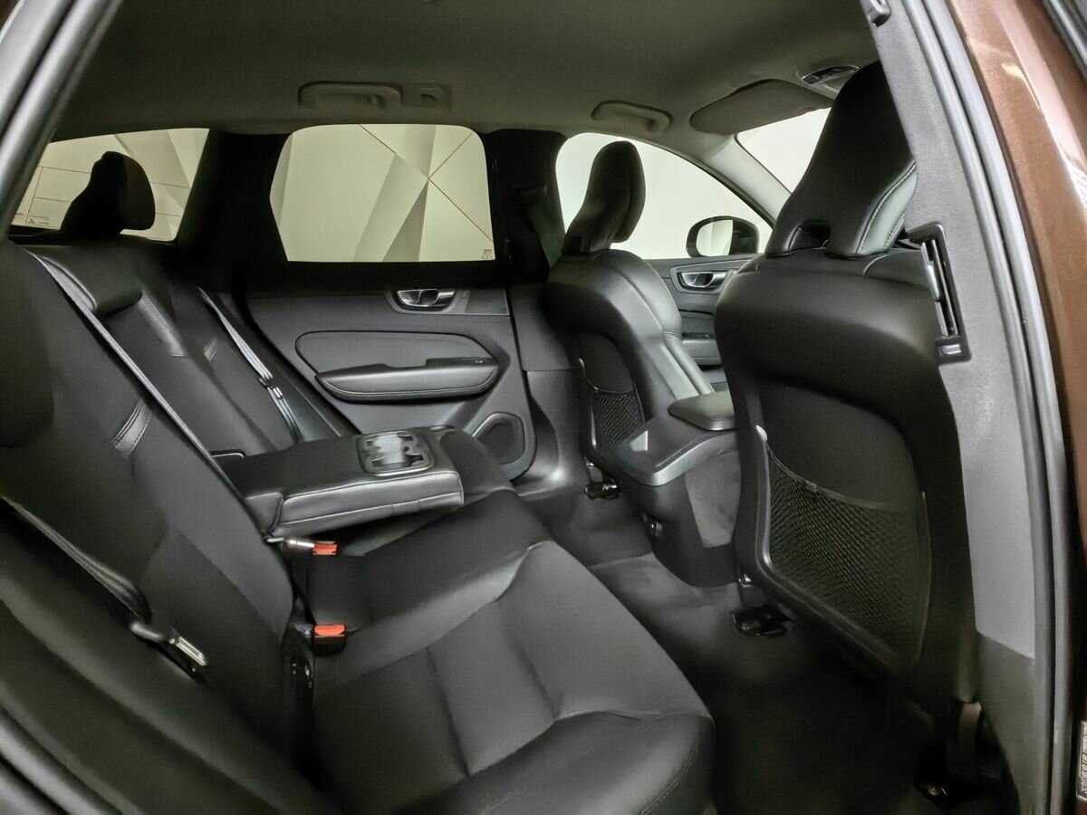 Volvo XC60 2021 года с пробегом. Фото: #11