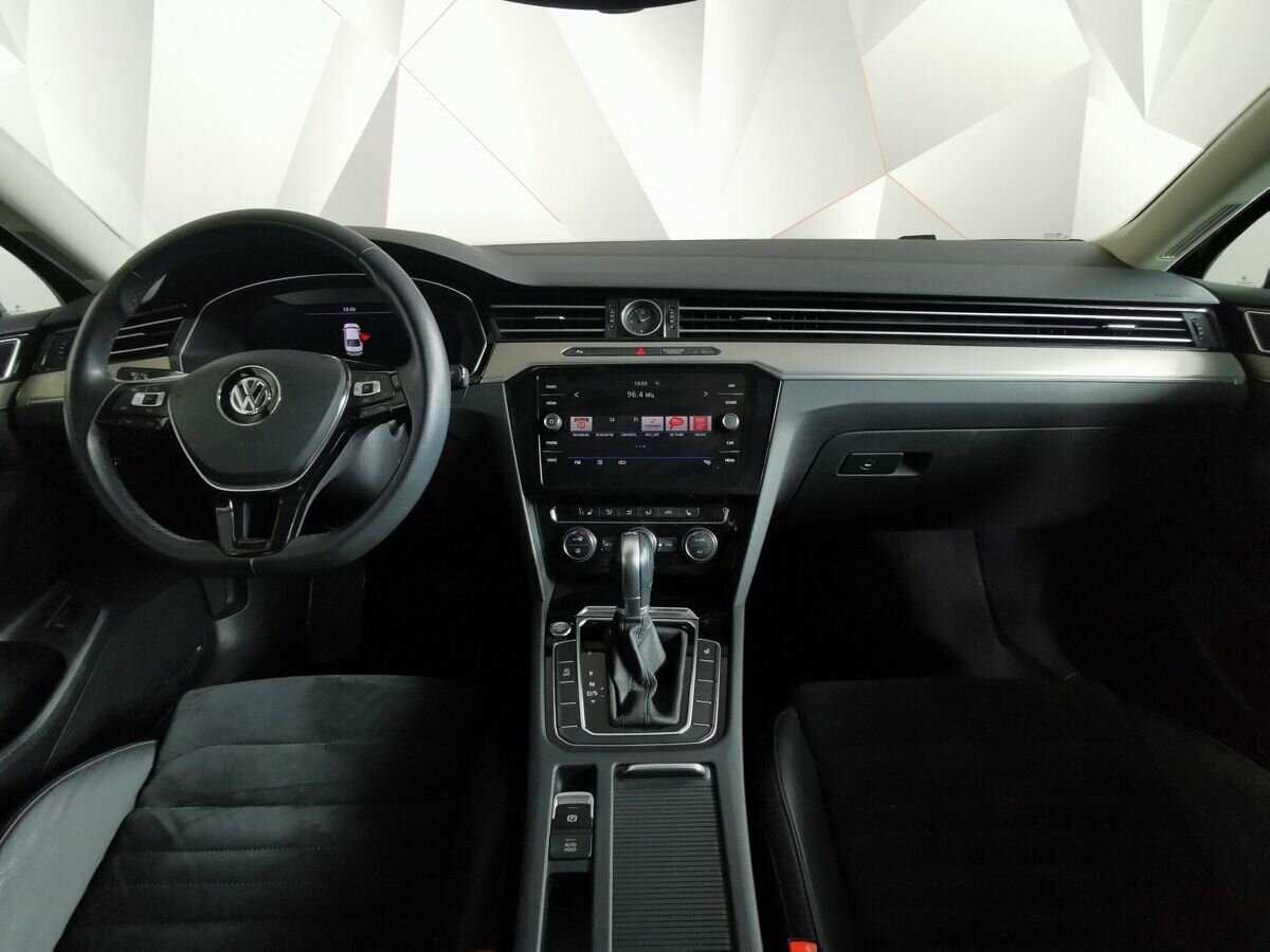 Volkswagen Passat 2019 года с пробегом. Фото: #9