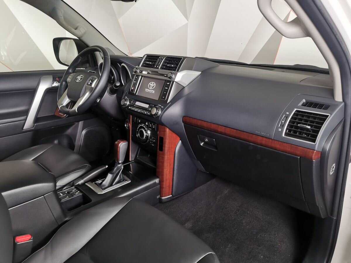 Toyota Land Cruiser Prado 2014 года с пробегом. Фото: #8