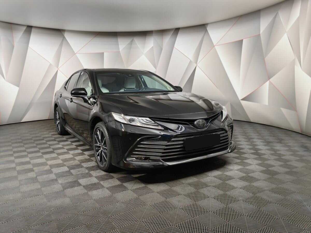 Toyota Camry 2022 года с пробегом. Фото: #2