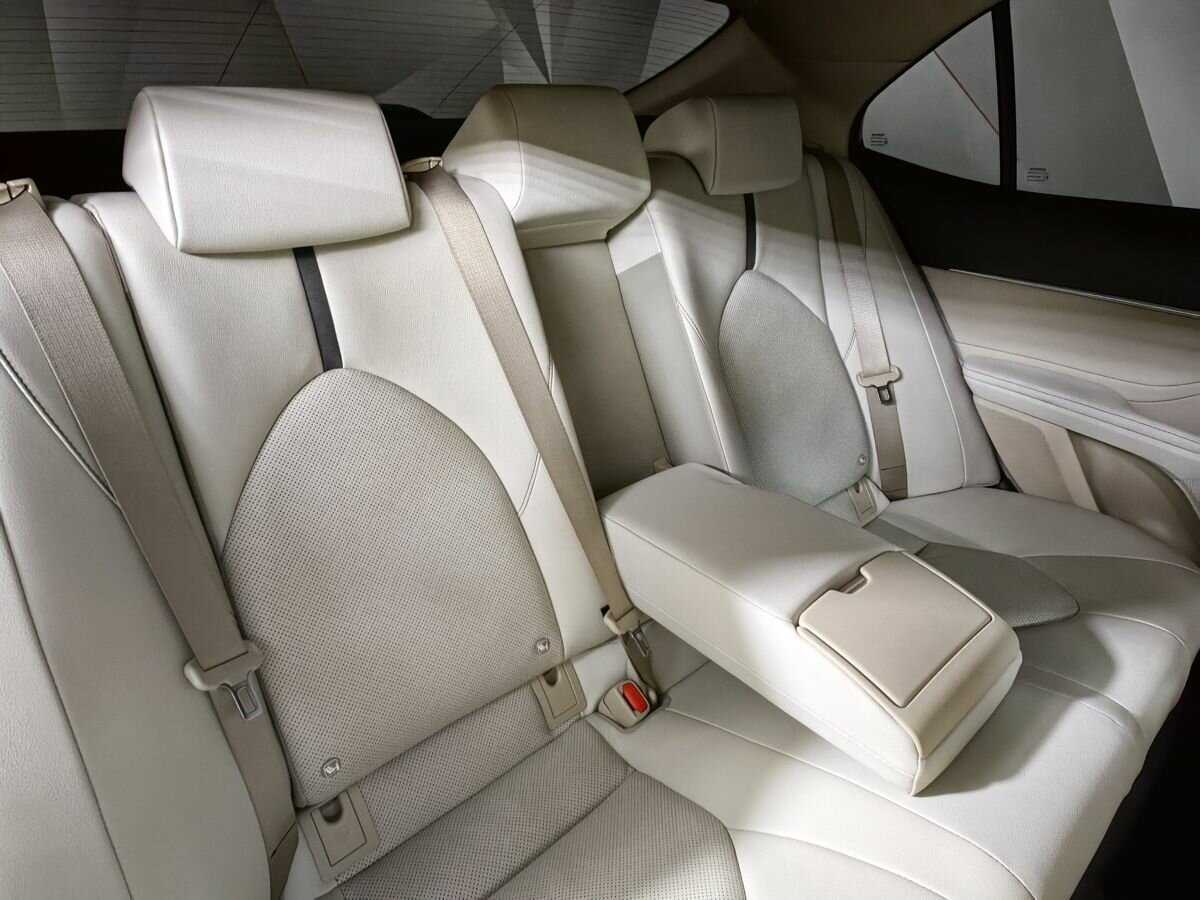 Toyota Camry 2022 года с пробегом. Фото: #12