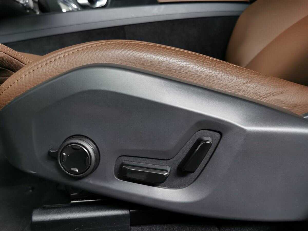 Volvo XC60 2023 года с пробегом. Фото: #17