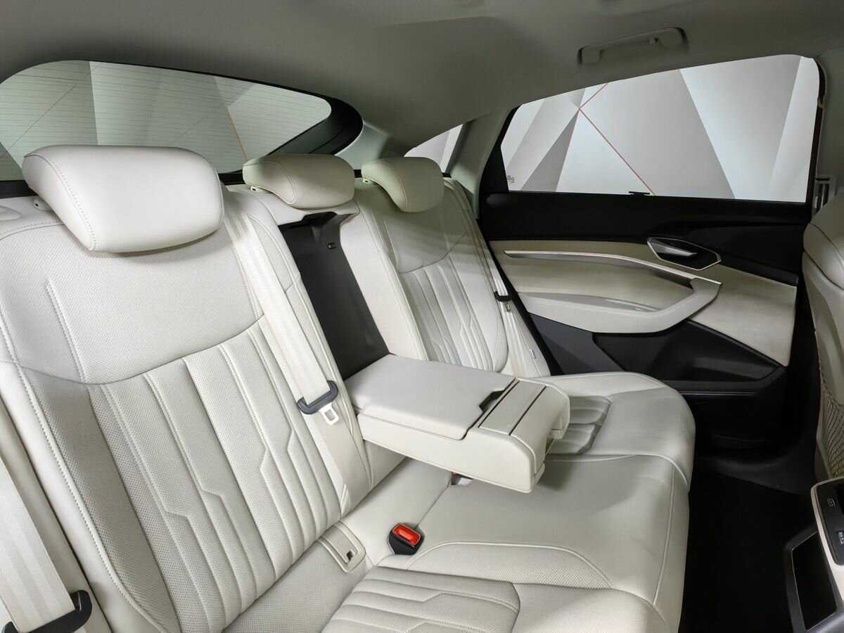 Audi e-tron Sportback 2021 года с пробегом. Фото: #12