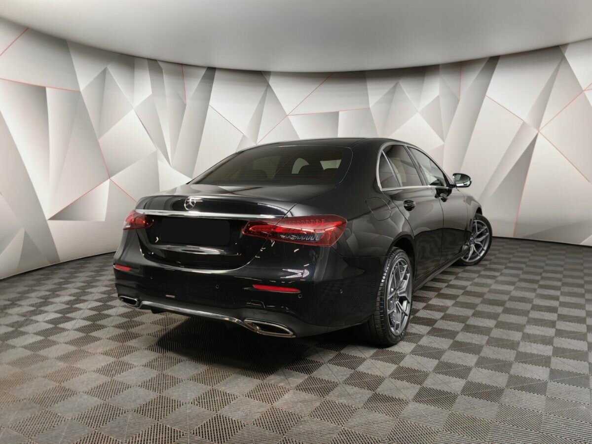 Mercedes-Benz E-Класс 2020 года с пробегом. Фото: #1