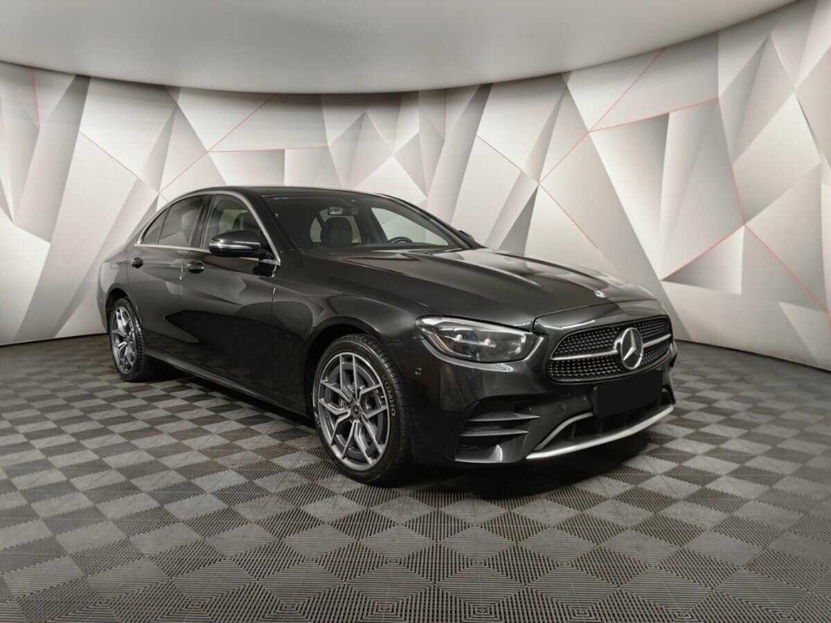 Mercedes-Benz E-Класс 2020 года с пробегом. Фото: #2