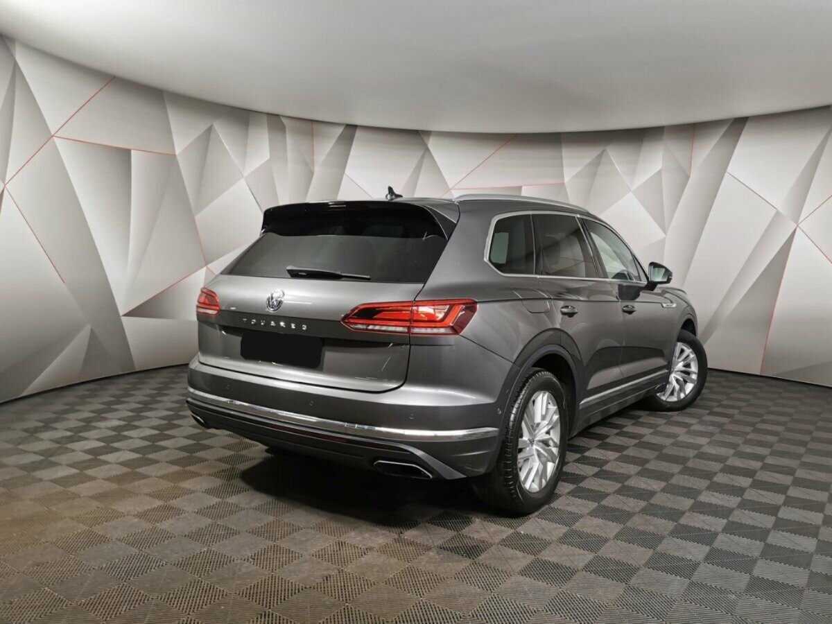 Volkswagen Touareg 2019 года с пробегом. Фото: #1