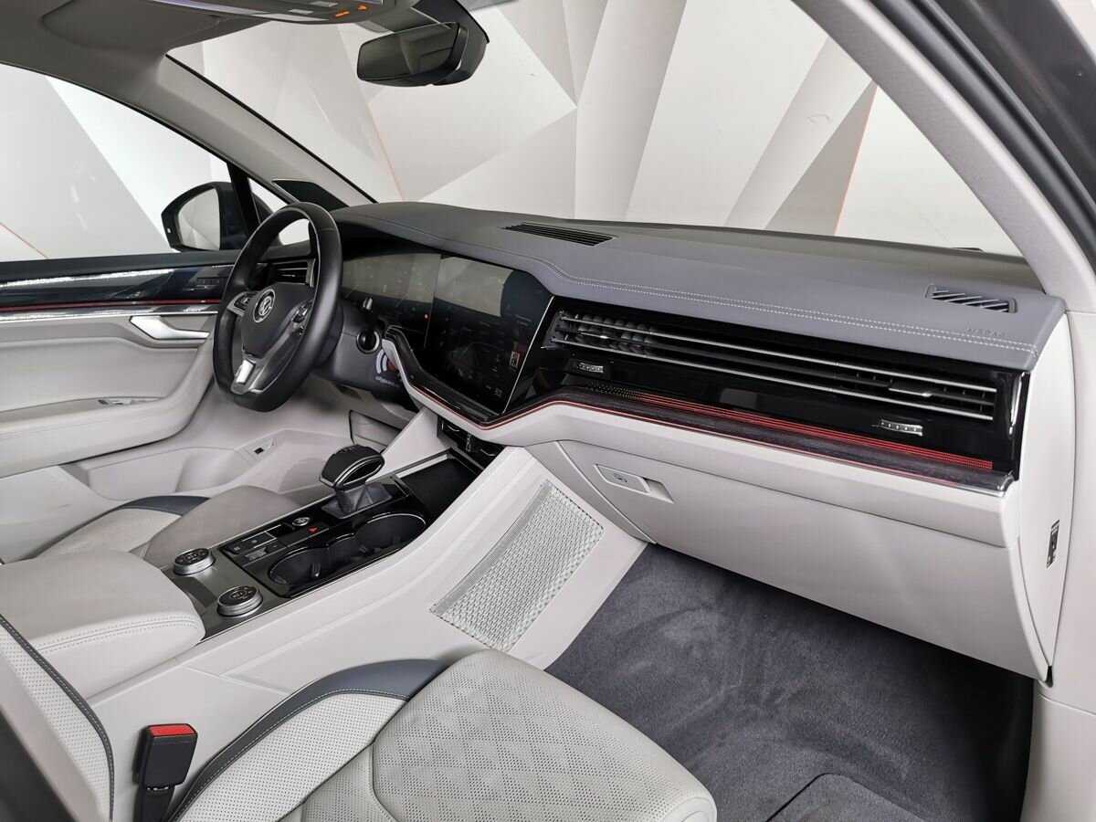 Volkswagen Touareg 2019 года с пробегом. Фото: #8