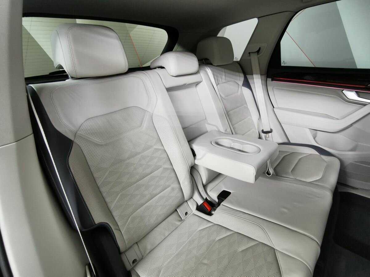 Volkswagen Touareg 2019 года с пробегом. Фото: #12