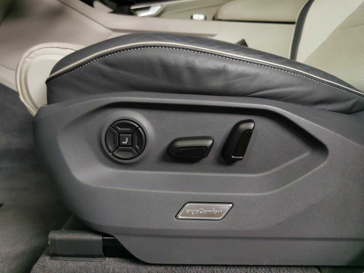 Volkswagen Touareg 2019 года с пробегом. Фото: #17