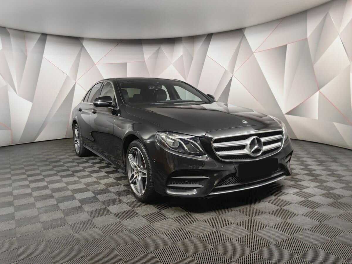 Mercedes-Benz E-Класс 2019 года с пробегом. Фото: #2
