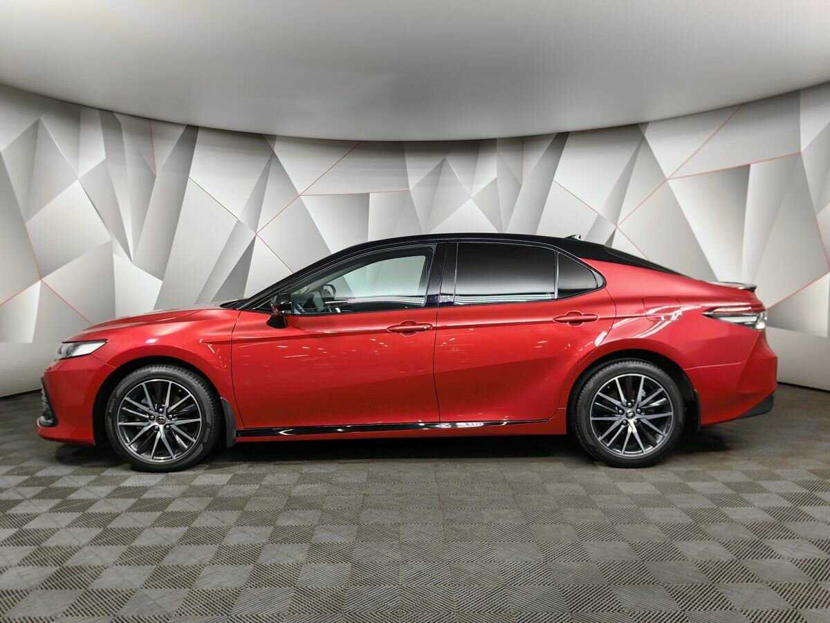 Toyota Camry 2021 года с пробегом. Фото: #4