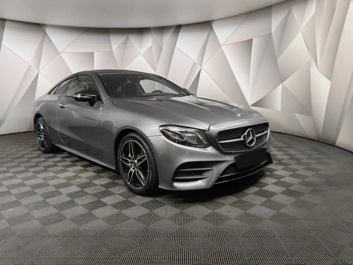 Mercedes-Benz E-Класс 2018 года с пробегом. Фото: #2