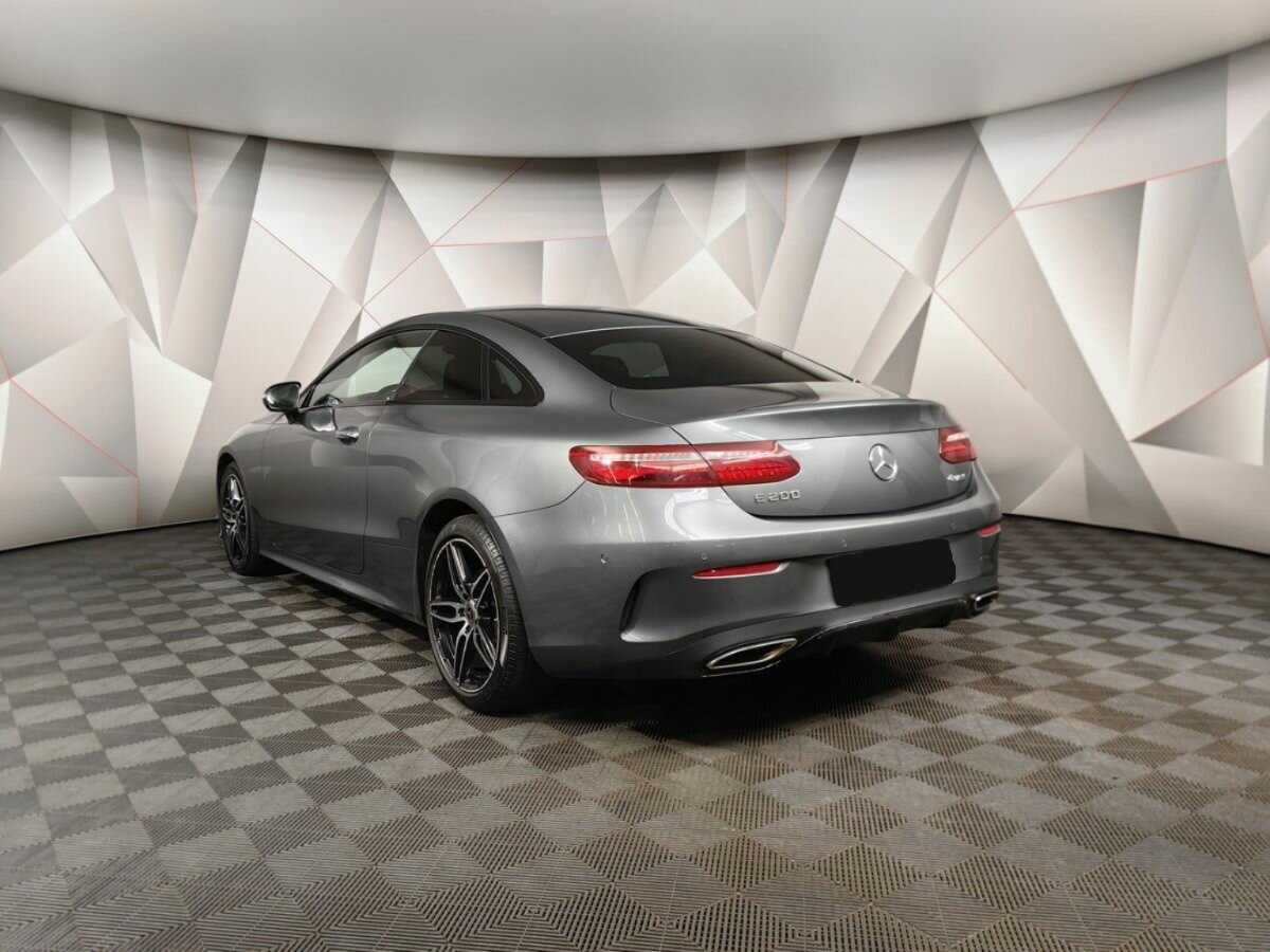 Mercedes-Benz E-Класс 2018 года с пробегом. Фото: #3